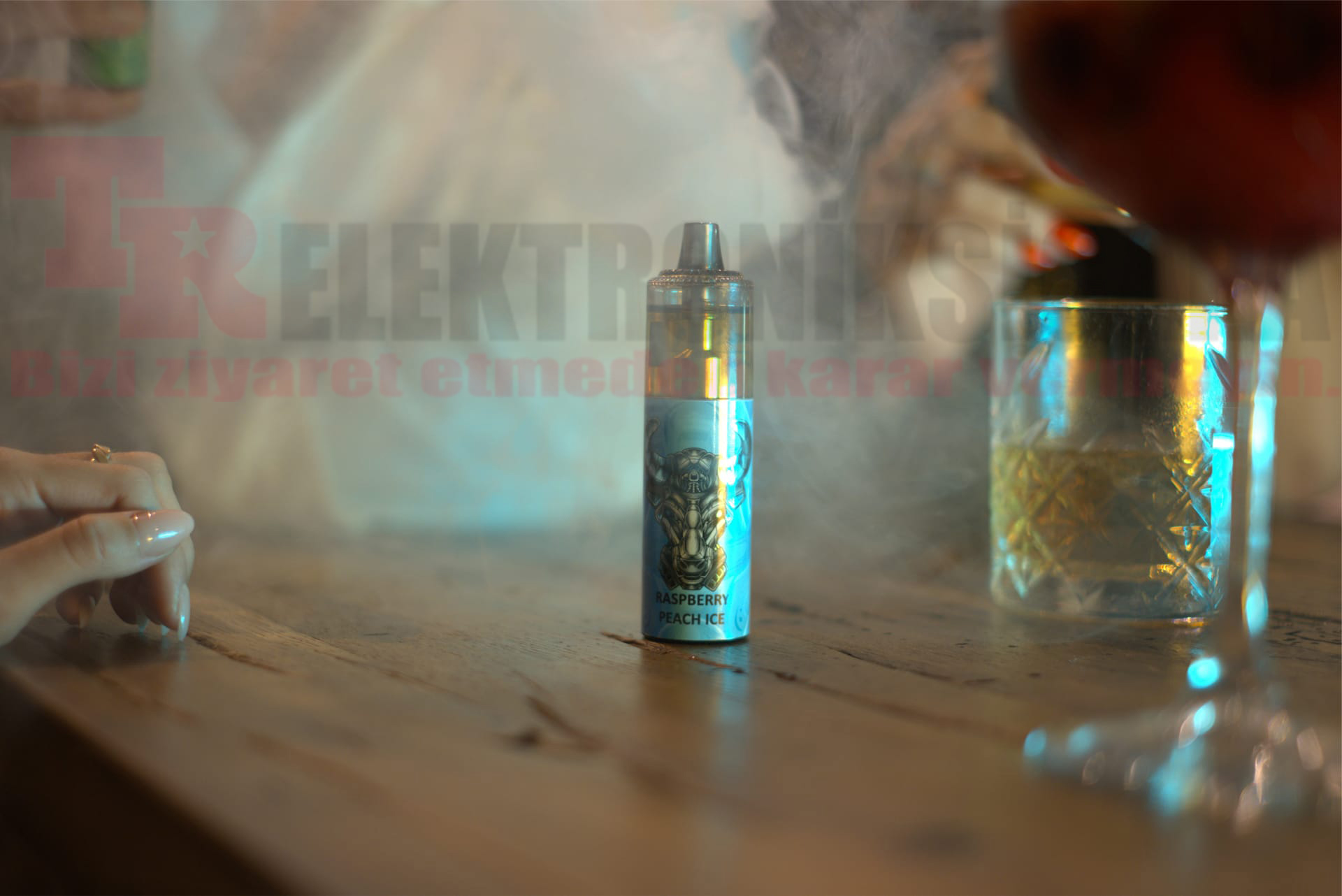 Saltica Cyberpunk 12000 Puff Bar 50mg Nikotin Blueberry Cherry